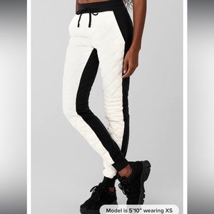 Alo Airbrush winter moto puffer leggings XS